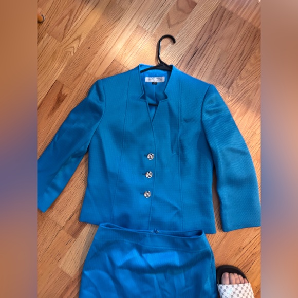 Tahari size 4P and 2P one is gold one is blue, teal and pink purple and coral - Picture 7 of 15